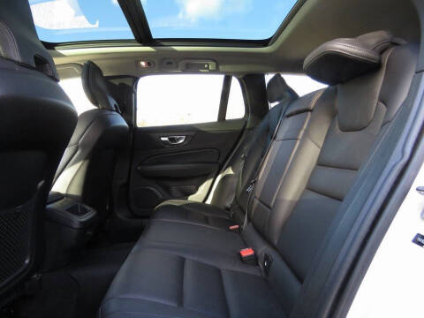 2022 Volvo V60 Cross Country T5