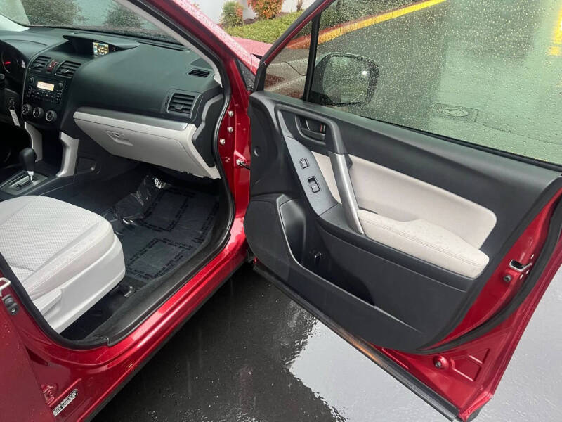 2015 Subaru Forester 2.5i