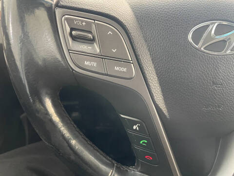 2017 Hyundai Santa Fe SE