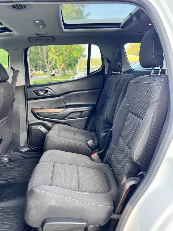 2017 GMC Acadia SLE-2