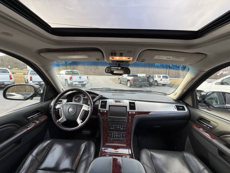 2011 Cadillac Escalade Luxury