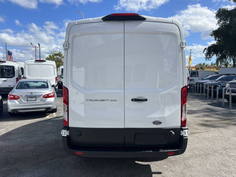 2024 Ford Transit 250