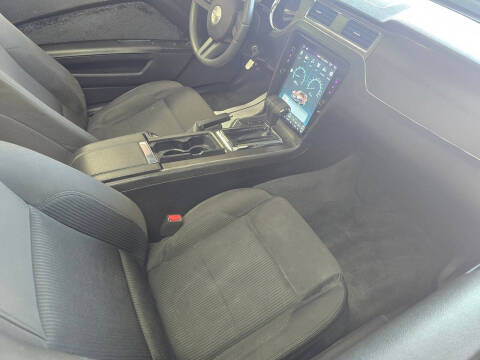 2012 Ford Mustang V6