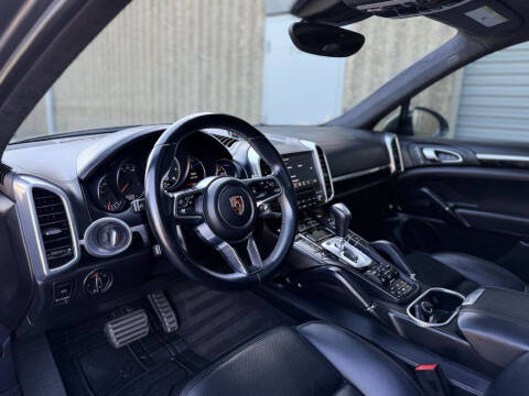 2017 Porsche Cayenne GTS