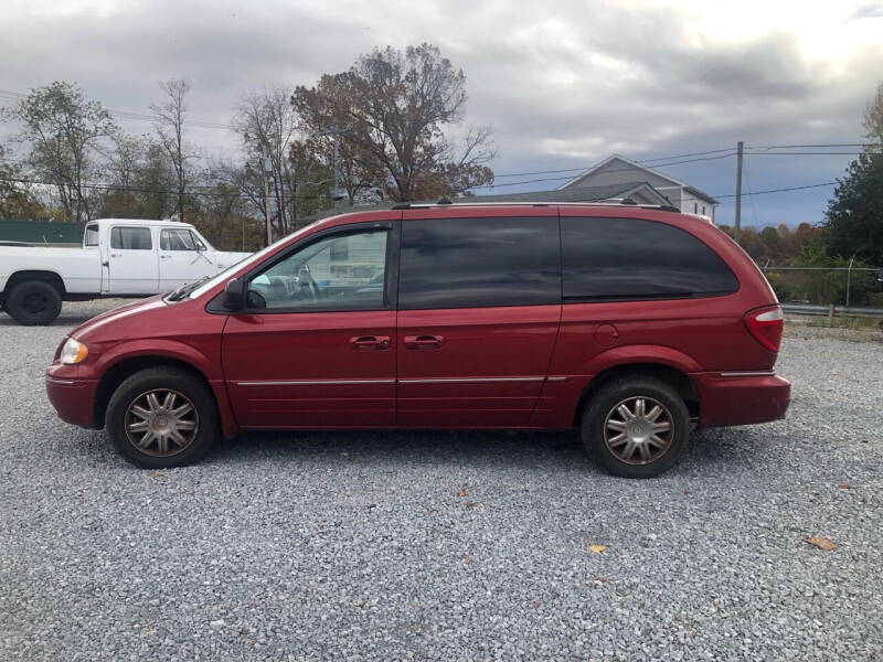2007 Chrysler Town and Country for sale at Twin D Auto Sales in Johnson City TN