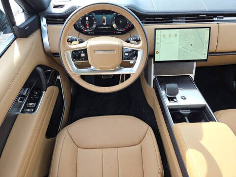 2025 Land Rover Range Rover P400 SE LWB