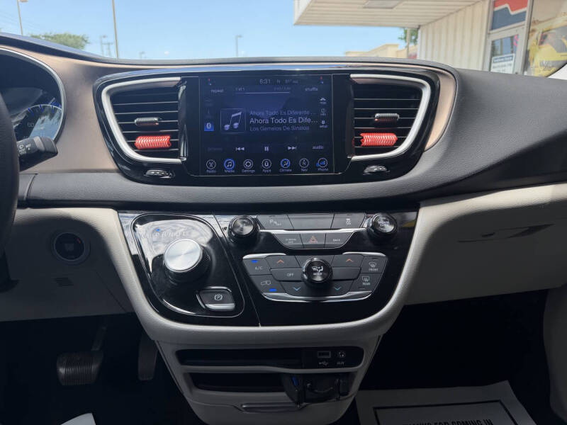 2017 Chrysler Pacifica Touring