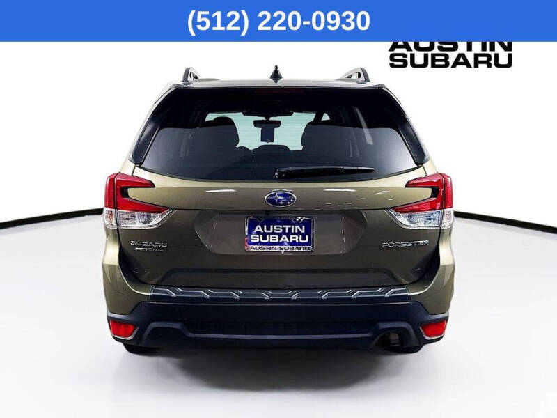 2024 Subaru Forester Premium
