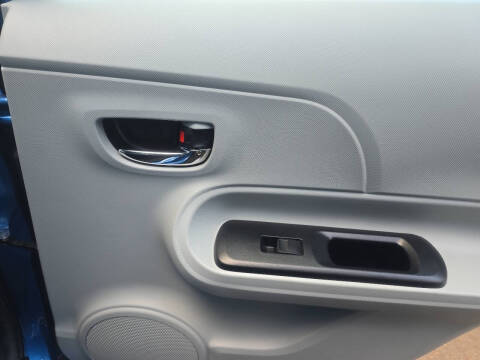 2014 Toyota Prius c Three