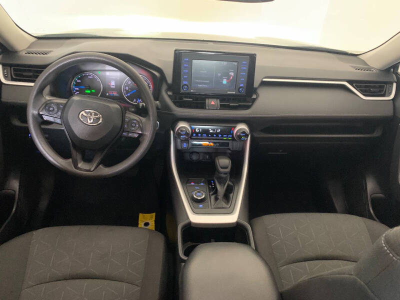2022 Toyota RAV4 Hybrid XLE