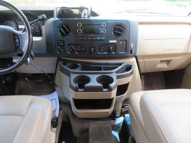 2013 Ford E-Series E-150 XLT