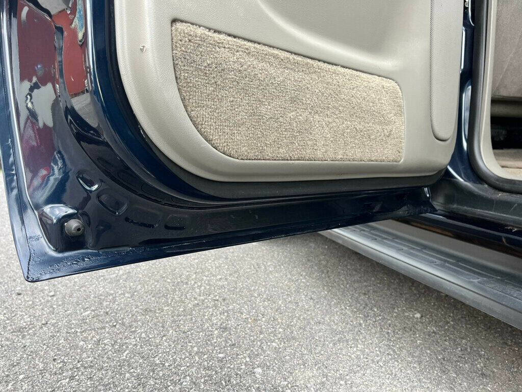 2005 Chevrolet Suburban 28
