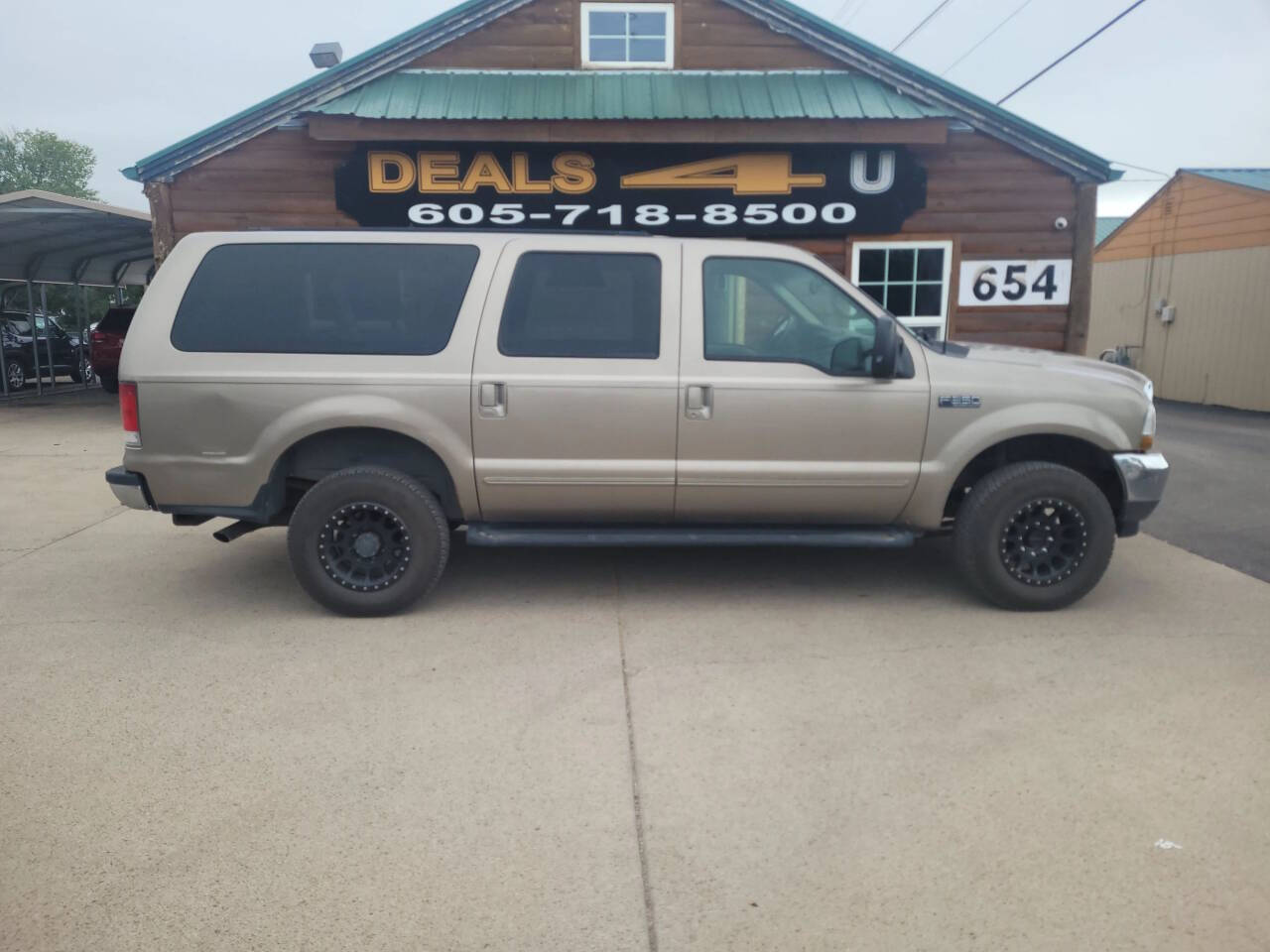 TAN 2000 Ford Excursion XLT 4dr XLT 4WD SUV 2