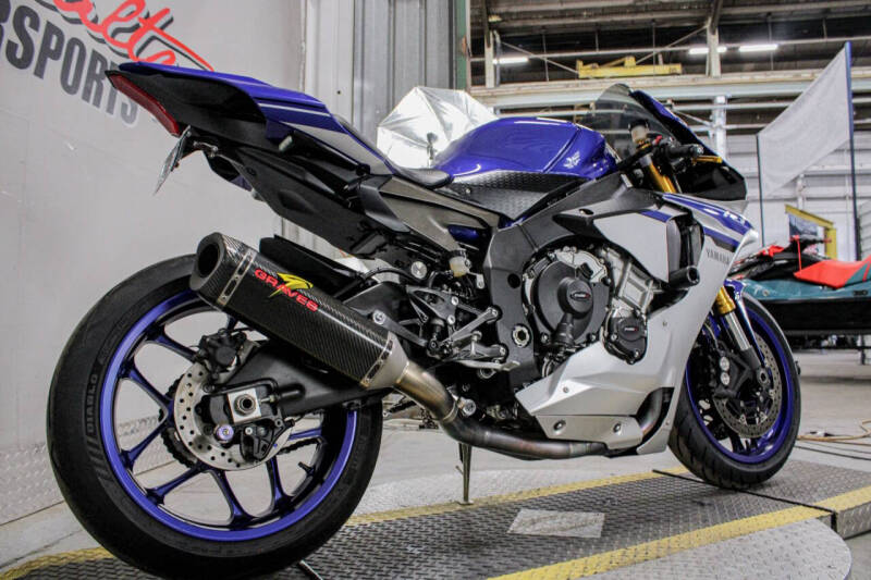 2016 Yamaha YZF-R1