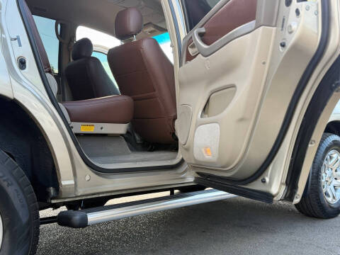 2005 Toyota Sequoia SR5
