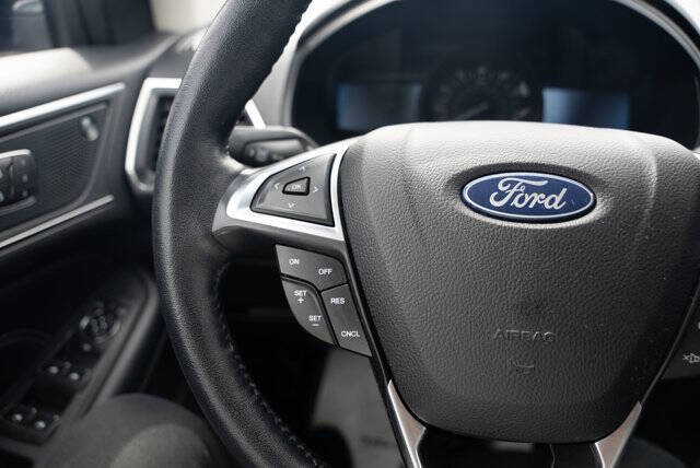 2022 Ford Edge Titanium