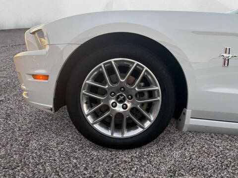 2014 Ford Mustang V6