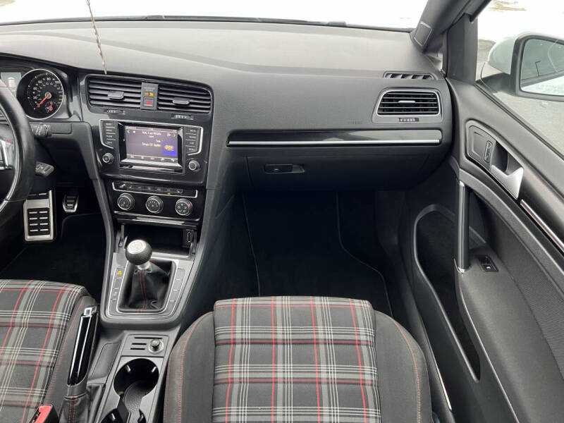 2015 Volkswagen Golf GTI S