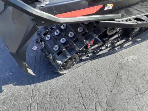 2019 Ski-Doo MXZ® X 850 E-TEC Ripsaw 1