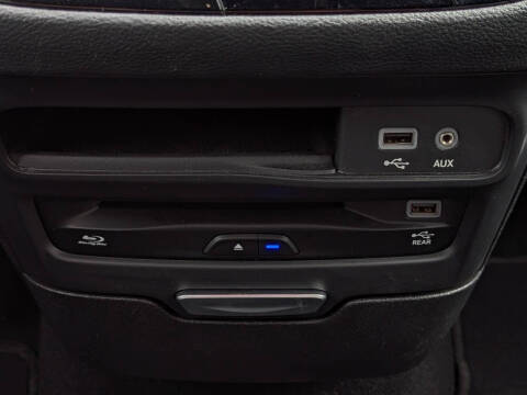 2020 Chrysler Pacifica Limited Red S