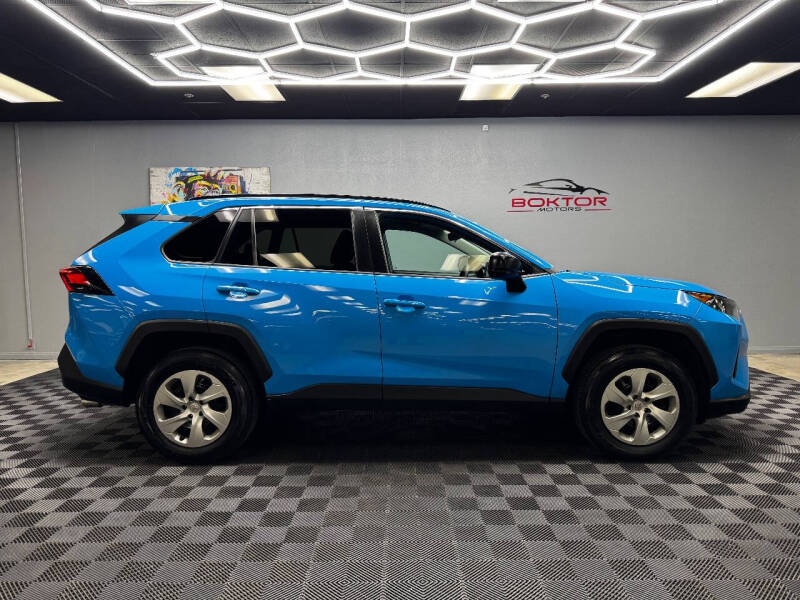 2020 Toyota RAV4 LE