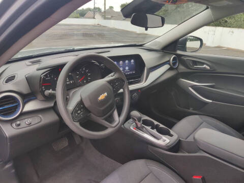 2025 Chevrolet Trax LS