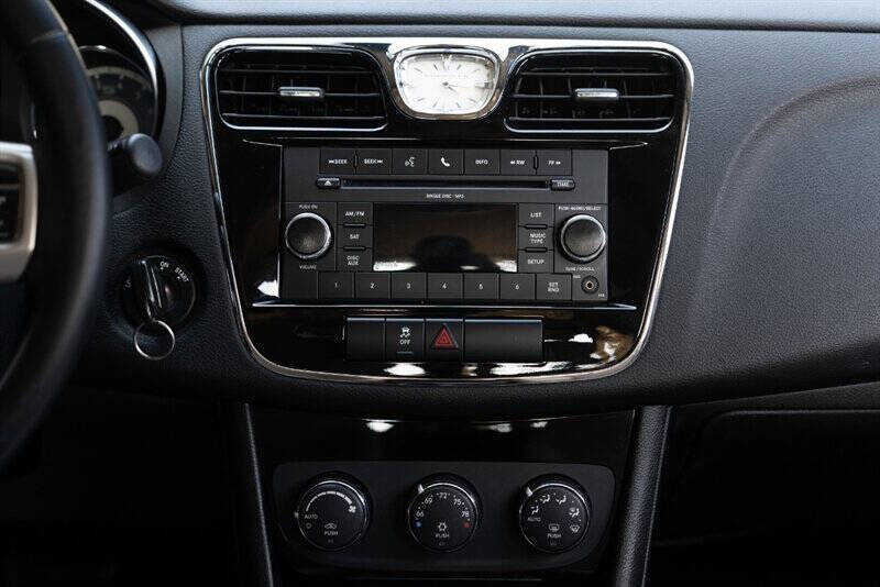 2011 Chrysler 200 Touring