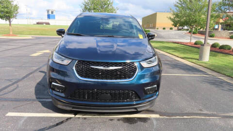 2024 Chrysler Pacifica Touring