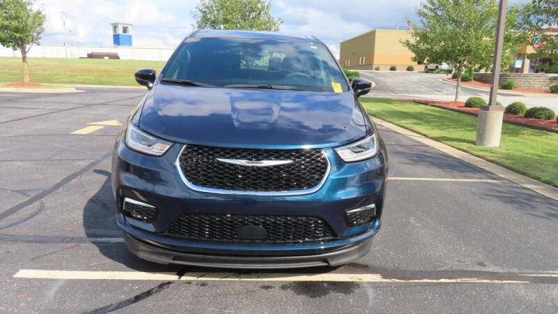 2024 Chrysler Pacifica Touring