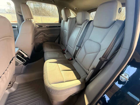 2014 Porsche Cayenne Platinum