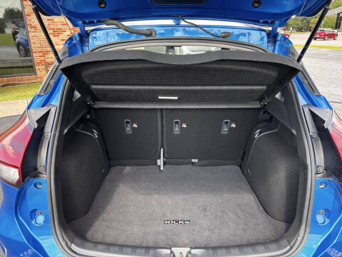 2024 Nissan Kicks SR