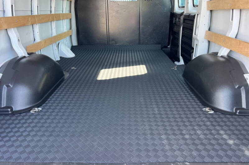 2023 GMC Savana 2500