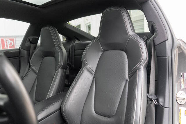 2022 Porsche 911 Carrera 4 GTS