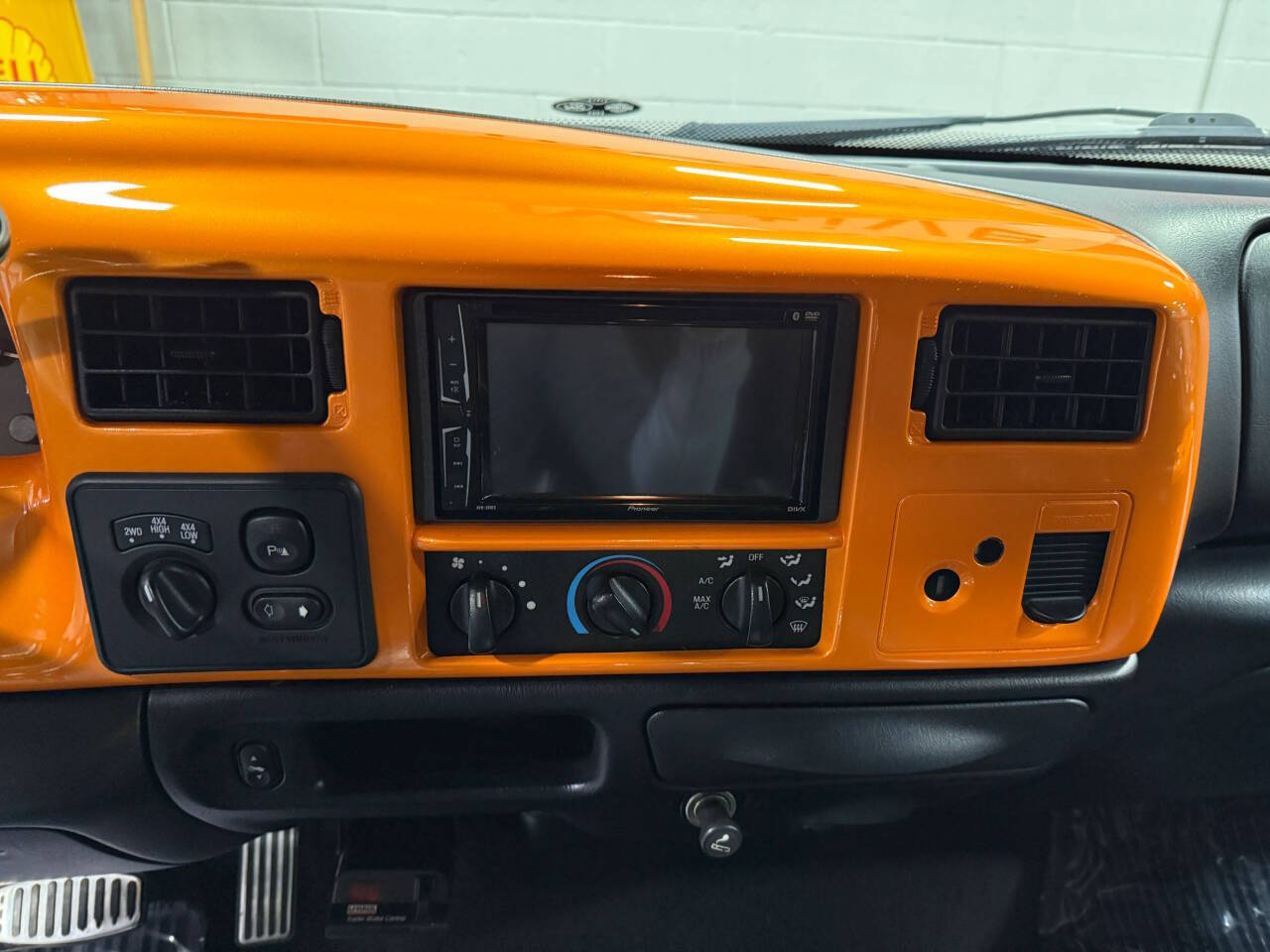 2004 Ford F-250 Super Duty 32