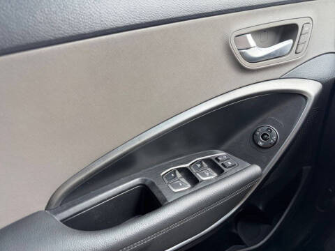 2020 Hyundai Santa Fe SE