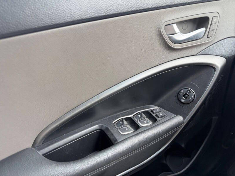2020 Hyundai Santa Fe SE
