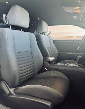 2012 Dodge Challenger SXT Plus