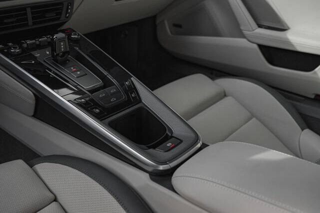 2025 Porsche 911 Carrera