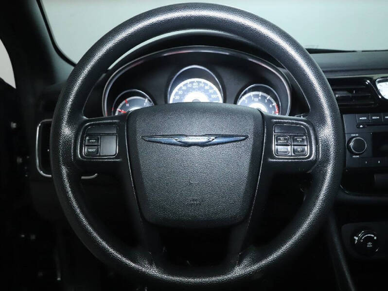 2014 Chrysler 200 LX