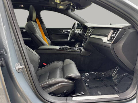 2022 Volvo V60 Recharge T8 Polestar Engineered