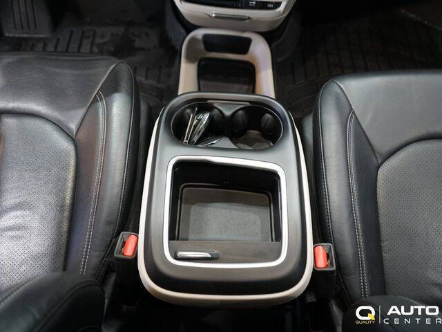 2022 Chrysler Pacifica Hybrid Touring L