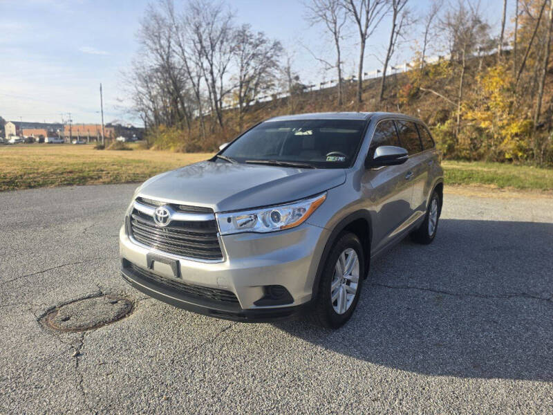 2015 Toyota Highlander LE Plus's photo