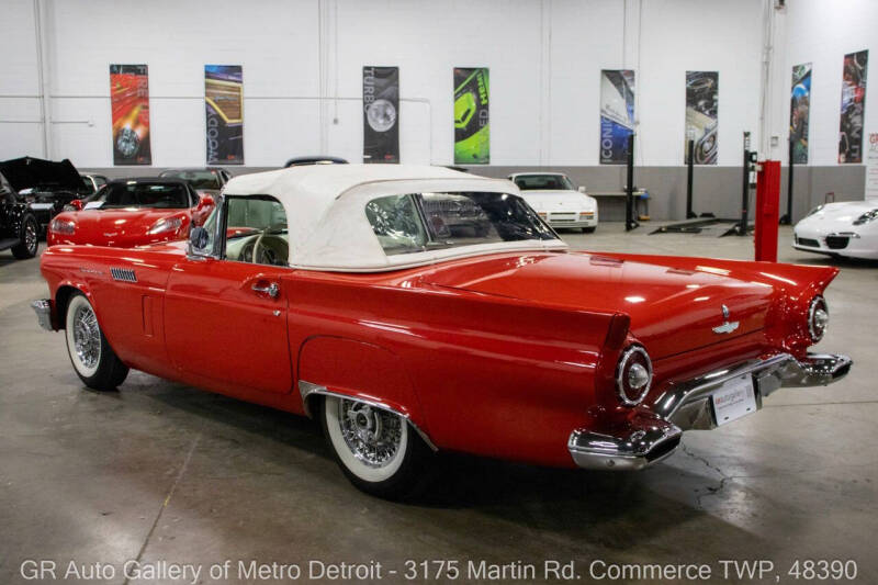 1957 Ford Thunderbird