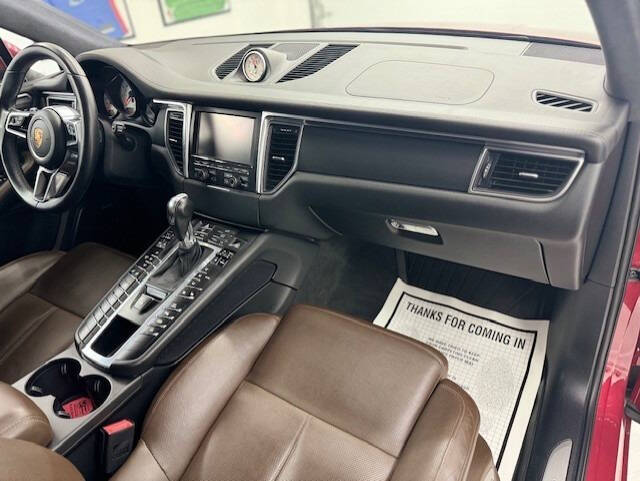 2015 Porsche Macan Turbo