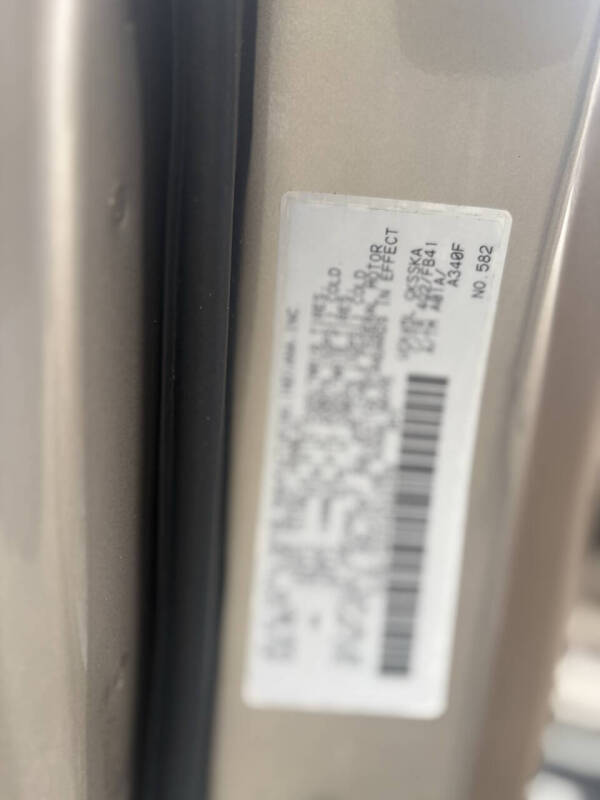 2004 Toyota Sequoia SR5