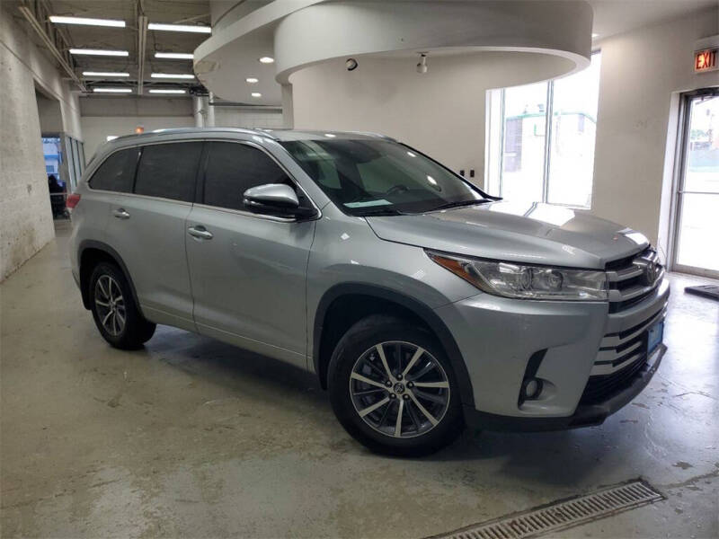 2017 Toyota Highlander SE