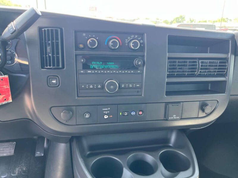 2025 Chevrolet Express 2500