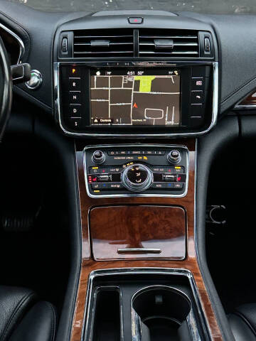 2018 Lincoln Continental Select