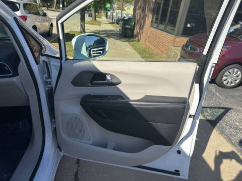 2021 Chrysler Pacifica Touring L