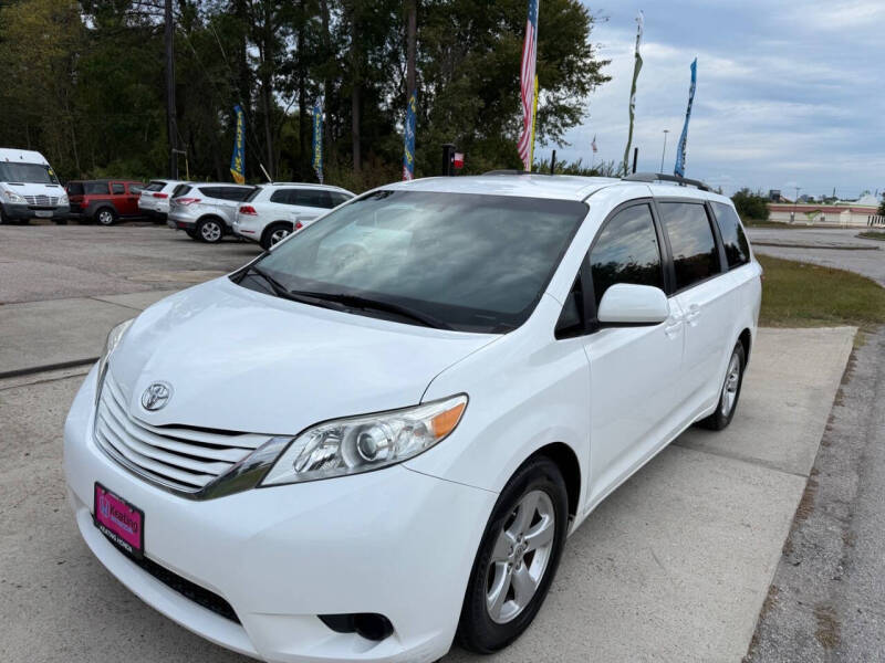 2017 Toyota Sienna LE 8-Passenger